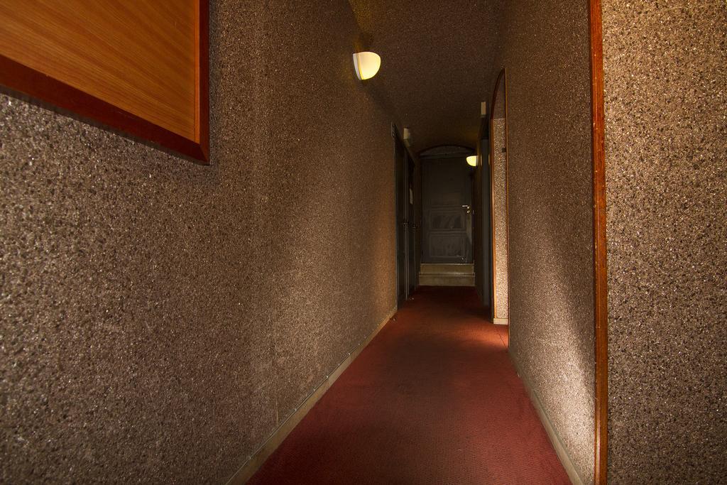 Hotel Le Chantecler บรัสเซลส์ ภายนอก รูปภาพ