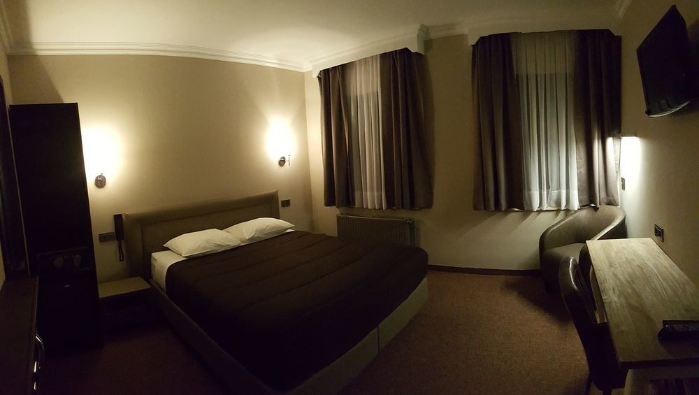 Hotel Le Chantecler บรัสเซลส์ ภายนอก รูปภาพ